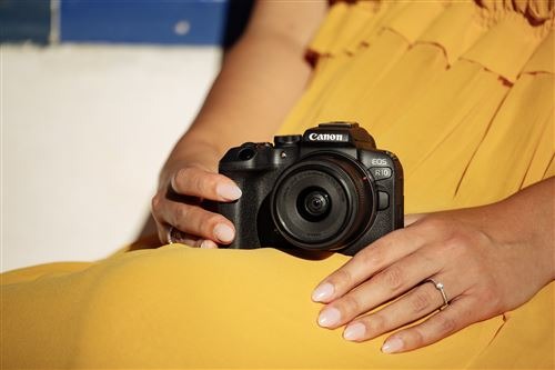 Canon EOS R10 + RF-S 18-45mm f/4.5-6.3 IS STM Hybrid Camera